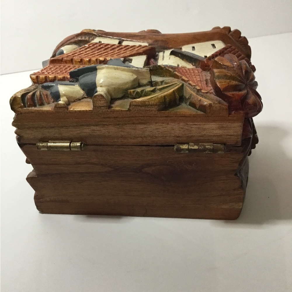 Fabulous Vintage Wooden Carved Jewelry/Trinket Box With Tropical Landscape. Rare - Picture 2 of 6